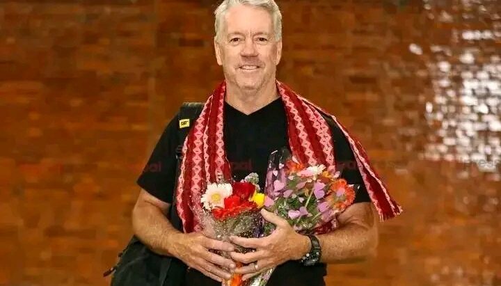 नेपाल आइपुगे राष्ट्रिय क्रिकेट टोलीका नवनियुक्त मुख्य प्रशिक्षक, को हुन् ?