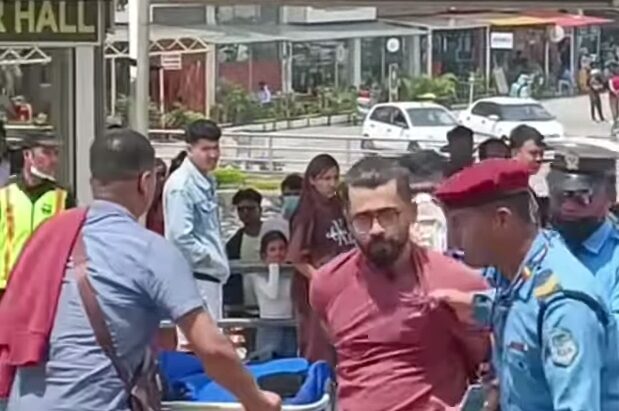 विमानस्थलमा एक युवालाई दुर्व्यवहार गर्ने प्रहरिमाथी छानबिन सुरु