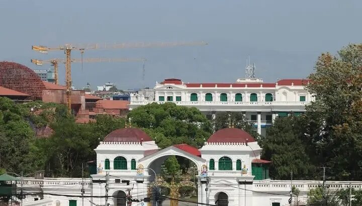 सिंहदरबारमा बन्द गरिदैछ बोतल र जारको पानी 